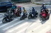 Thời tiết 11/5: Bắc Bộ mưa dông, Nam Bộ nắng nóng trên 37 độ C