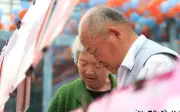 Tôi từng nghĩ nghỉ hưu sống cùng con cháu là hạnh phúc, cho đến ngày phải bán nhà về ở cùng con trai