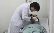 Tiêm filler ở tai 3 năm trước, cô gái Hà Nội nhập viện vì biến chứng nguy hiểm