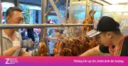 Tiệm vịt quay ở TP.HCM 'bỏ túi' cả trăm triệu đồng mỗi ngày dịp lễ