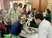 Tiên phong khám sức khỏe miễn phí toàn dân