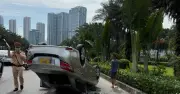 Tin trưa 14/5: Ô tô lật ngửa giữa đường ở Hà Nội