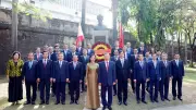Tổng Bí thư, Chủ tịch nước dâng hoa tưởng nhớ Chủ tịch Hồ Chí Minh tại Philippines