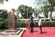 Tổng Bí thư, Chủ tịch nước dâng hoa tưởng niệm Chủ tịch Hồ Chí Minh tại Colombo