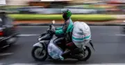 Tổng thống Indonesia cắt giảm mạnh phí chiết khấu cho tài xế công nghệ