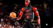 Toyota gây sốt với robot CUE7 cao hơn 2 mét, ném bóng chuẩn xác khiến cả NBA cũng phải dè chừng
