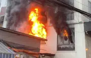 TP.HCM: Giải cứu 4 người thoát nạn trong vụ cháy nhà ở trung tâm