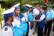 TP.HCM mang tình cảm đến với quân dân Trường Sa