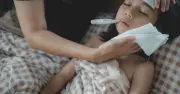 Trẻ lớn dễ mắc viêm não Nhật Bản nếu bỏ mũi tiêm nhắc, cha mẹ cần lưu ý