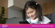 Trẻ phản ứng dữ dội khi bị thu điện thoại, cha mẹ bất lực cầu cứu bác sĩ tâm lý