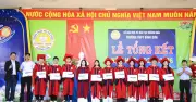Trao 32 suất học bổng Nguyễn Thái Bình cho học sinh vượt khó tại Quảng Ngãi