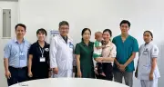 Trao giấy khai sinh cho bé gái bị bạo hành tại TPHCM