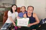 Trao gần 130 triệu đồng giúp gia đình chồng ung thư, vợ mù lòa