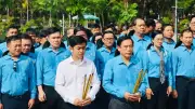 Tri ân các anh hùng liệt sĩ tại nghĩa trang Hàng Dương