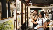 Triển lãm 'Hơi thở màu nước' kết nối nghệ thuật và sức khỏe tinh thần