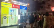 Trạm Công dân số thu hút giới trẻ: Đo sức khỏe, mua sắm online chỉ trong vài phút