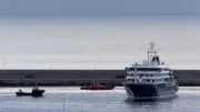 Tàu du lịch MV Hondius cập cảng Rotterdam để khử trùng sau bùng phát virus Hanta