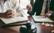 Tuổi 70 mới thăm: Chia hết tài sản cho con hay giữ khu khu? Ai khổ hơn?