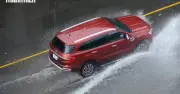 Tuyệt đối không đạp phanh gấp khi ô tô đi qua vùng nước ngập