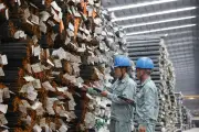 Đầu tư công mở rộng tạo lực cầu mới cho ngành vật liệu xây dựng