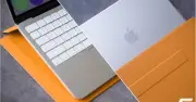 Uniq Oslo: Túi bảo vệ MacBook Neo kiêm giá đỡ thông minh, tiện lợi