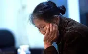 Về già chăm cháu không công, 8 năm sau tôi bị con rể đuổi khéo