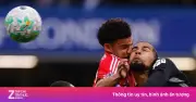 Va chạm kinh hoàng giữa Sanchez và Gibbs-White tại vòng 35 Premier League