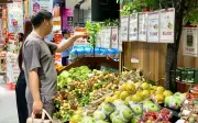 Vải ú đỏ mùa giá cao trăm nghìn đồng/kg vẫn được lòng người tiêu dùng