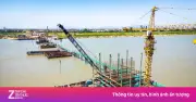 Video cận cảnh loạt trụ cầu Hồng Hà dưới lòng sông Hồng