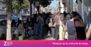 Video khách Mỹ xếp hàng cả tiếng tại quán cà phê cóc của bạn trẻ Việt Nam