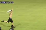 Video Messi bị fan cuồng tấn công trong trận đấu