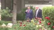 Video ông Trump và ông Tập 'đào vườn hồng'