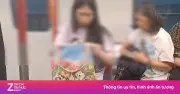 Video người phụ nữ kéo tóc cô gái để giành ghế trên tàu điện MTR
