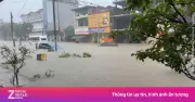 Video: Quảng Ninh sau mưa lớn, nước ngập sâu, ô tô chìm trong nước lũ