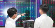 VN-Index tăng mạnh nhưng nhà đầu tư vẫn lỗ do cổ phiếu trụ dẫn dắt