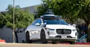Waymo thu hồi phần mềm xe tự lái do sự cố ngập nước