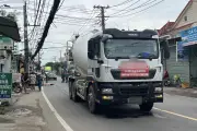 Xe bồn treo biển phục vụ cao tốc cán chết người ở TPHCM