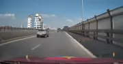 Xe ô tô bị tạt đầu trên Vành đai 2, tài xế hung hăng gây gổ