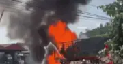 Xe tải cháy ngùn ngụt giữa trưa nắng nóng ở Lạng Sơn