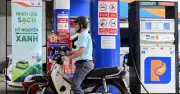 Xăng E10 bắt buộc từ 1/6: Người dùng xe đời cũ lo lắng, vẫn còn xăng E5