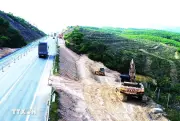 Đẩy nhanh tiến độ cao tốc Cam Lộ - La Sơn giữa thời tiết khắc nghiệt