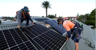 Australia sắp có chương trình điện mặt trời miễn phí 3 giờ mỗi ngày