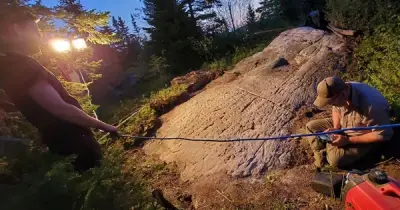 Bí ẩn phiến đá 255 ký tự rune giữa rừng Canada: Không phải Viking, nhưng còn khó lý giải hơn