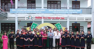 Bộ trưởng Nguyễn Đình Khang: Tạo sinh kế bền vững cho đồng bào DTTS
