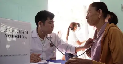 Bệnh viện Việt-Hàn Đà Nẵng khám sức khỏe miễn phí cho hơn 2.100 người dân