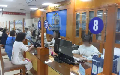 Cụ bà gần 100 tuổi gặp khó khi làm giấy ủy quyền: Hà Nội rà soát quy trình