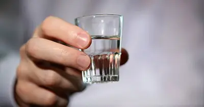 Có nên ngủ ngay sau khi uống rượu? Bác sĩ cảnh báo nguy hiểm