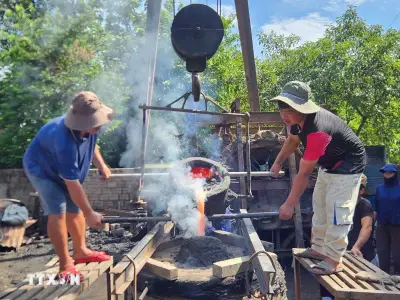 Đức Trọng Đông và đại pháo thần công dâng tặng nhân dân Quảng Trị