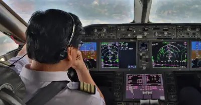 Cơ trưởng Nguyễn Nam Liên nghỉ hưu sau 45 năm gắn bó với bầu trời
