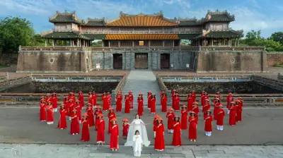 Ca sĩ Sao Mai Huyền Trang ra mắt MV 'Em là cô gái Việt Nam' nhân sinh nhật 36 tuổi